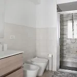 アパート La Porta In Piazza グアレーネ