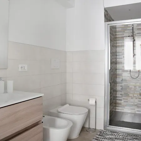 Apartament La Porta In Piazza Guarene