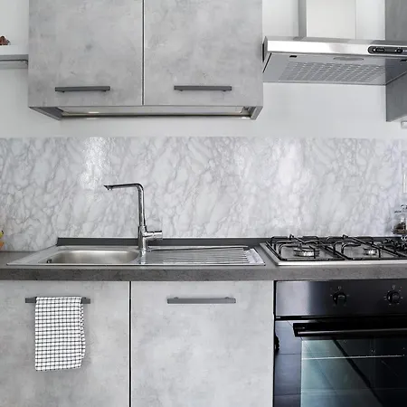 Apartament La Porta In Piazza Guarene