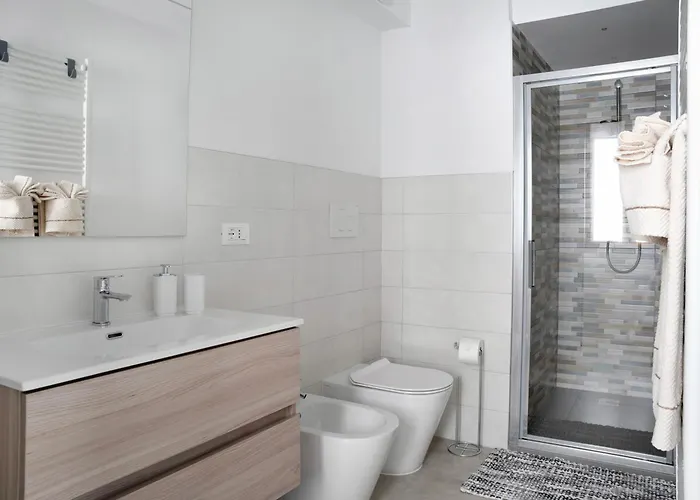 La Porta In Piazza * 구아레네