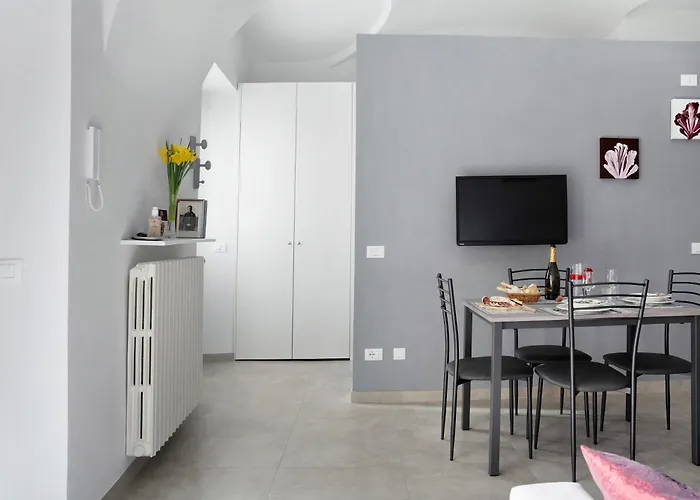 La Porta In Piazza * 구아레네